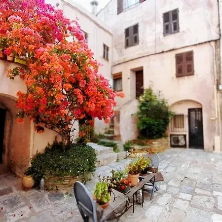 T1 Au Coeur De St Florent *