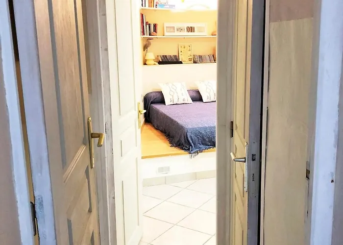 T1 Au Coeur De St Florent Apartment